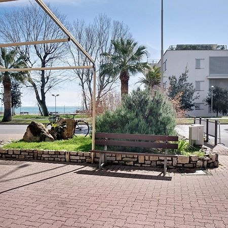 Fronte Mare - Marina Di Andora Apartment Exterior photo